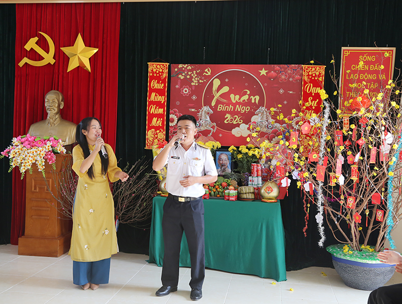 Bộ Tư lệnh Vùng 5 Hải quân thăm, chúc Tết cán bộ, chiến sĩ, các lực lượng và Nhân dân trên các đảo vùng biển Tây Nam của Tổ quốc