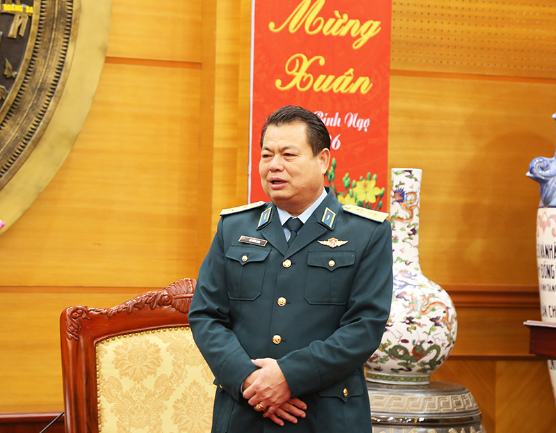 Chủ tịch UBND TP H&agrave; Nội thăm v&agrave; ch&uacute;c Tết Qu&acirc;n chủng Ph&ograve;ng kh&ocirc;ng - Kh&ocirc;ng qu&acirc;n