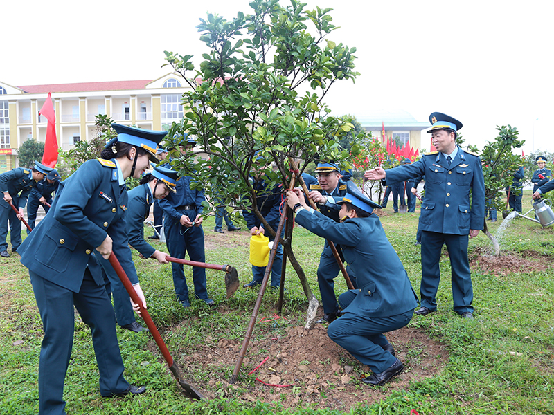 Bộ Tham mưu Qu&acirc;n chủng Ph&ograve;ng kh&ocirc;ng - Kh&ocirc;ng qu&acirc;n ph&aacute;t động &ldquo;Tết trồng c&acirc;y Xu&acirc;n B&iacute;nh Ngọ - 2026&rdquo;