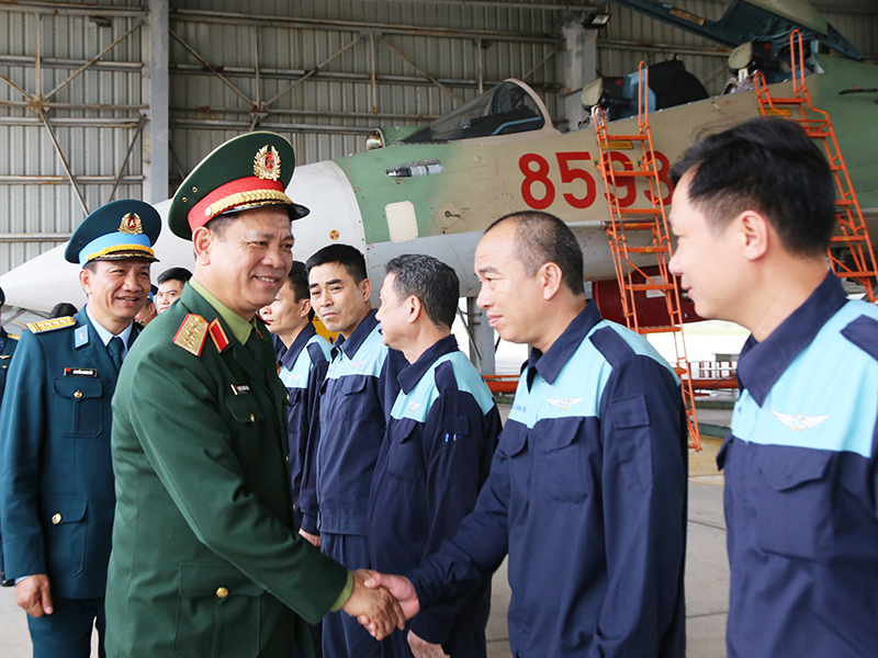 Thượng tướng Nguyễn Trường Thắng - Thứ trưởng Bộ Quốc ph&ograve;ng dự Lễ ra qu&acirc;n huấn luyện năm 2026 tại Trung đo&agrave;n 927