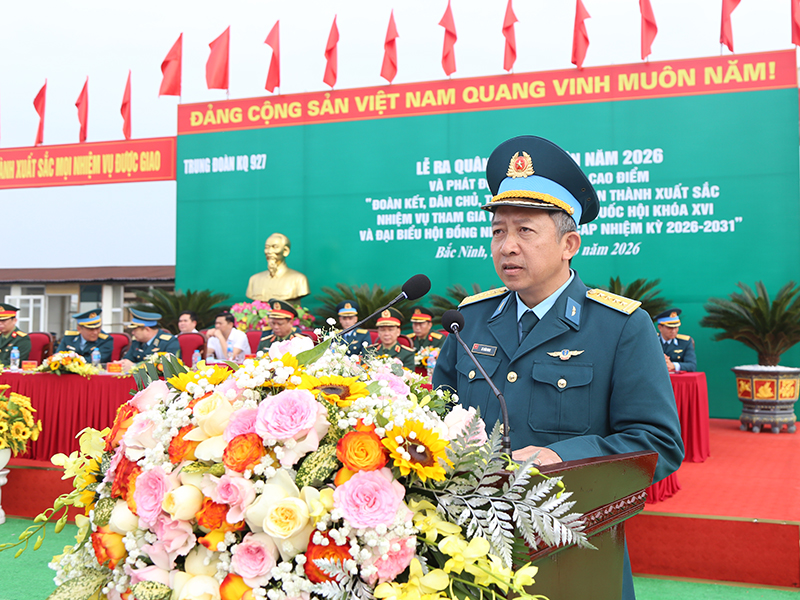 Thượng tướng Nguyễn Trường Thắng - Thứ trưởng Bộ Quốc ph&ograve;ng dự Lễ ra qu&acirc;n huấn luyện năm 2026 tại Trung đo&agrave;n 927