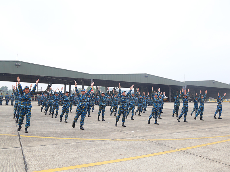 Thượng tướng Nguyễn Trường Thắng - Thứ trưởng Bộ Quốc ph&ograve;ng dự Lễ ra qu&acirc;n huấn luyện năm 2026 tại Trung đo&agrave;n 927