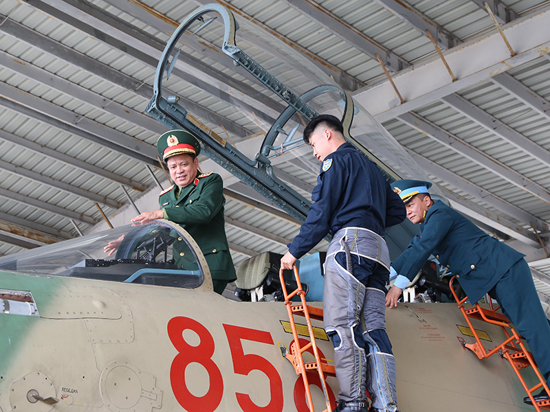 Thượng tướng Nguyễn Trường Thắng - Thứ trưởng Bộ Quốc ph&ograve;ng dự Lễ ra qu&acirc;n huấn luyện năm 2026 tại Trung đo&agrave;n 927