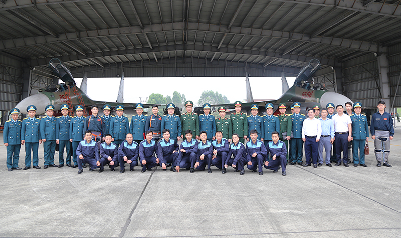 Thượng tướng Nguyễn Trường Thắng - Thứ trưởng Bộ Quốc ph&ograve;ng dự Lễ ra qu&acirc;n huấn luyện năm 2026 tại Trung đo&agrave;n 927