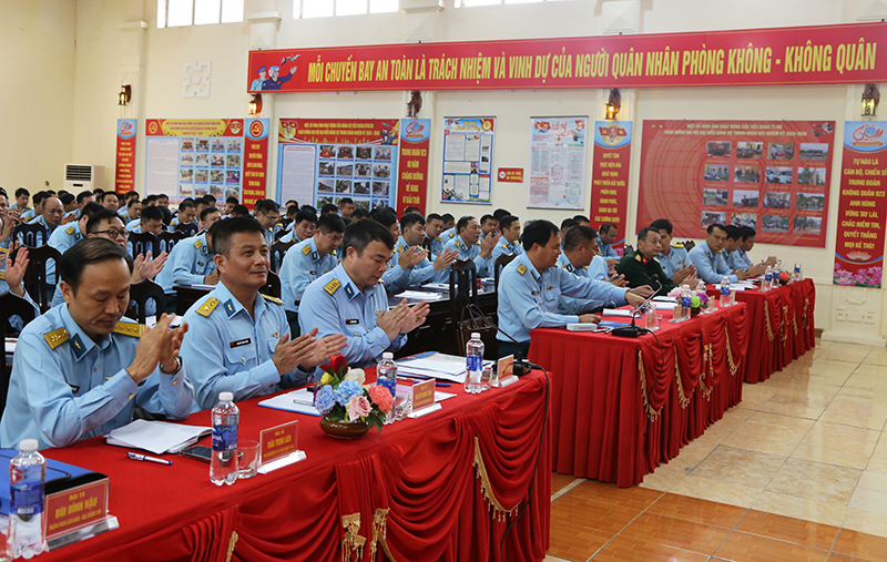 Qu&acirc;n chủng Ph&ograve;ng kh&ocirc;ng - Kh&ocirc;ng qu&acirc;n bế mạc tập huấn c&ocirc;ng t&aacute;c huấn luyện bay, bảo đảm an to&agrave;n bay v&agrave; tổ chức ban bay mẫu năm 2026
