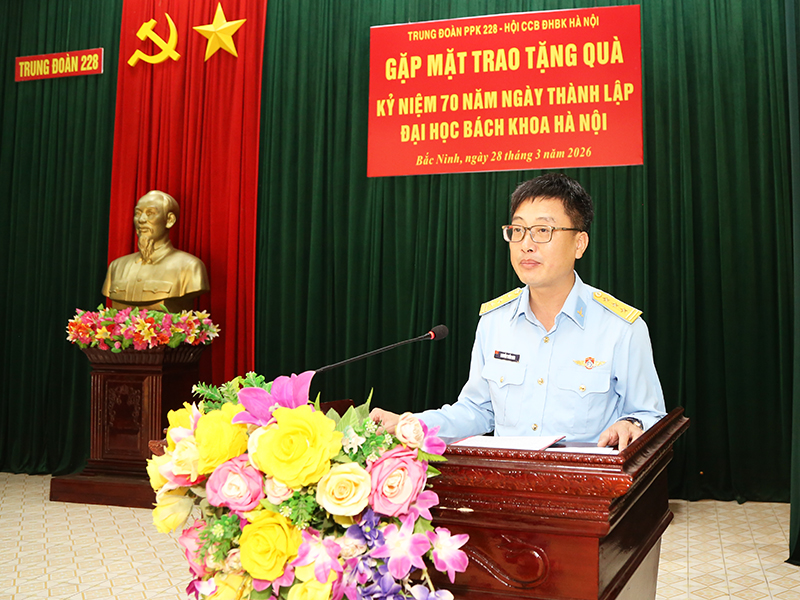 Hội cựu Chiến binh Đại học Bách khoa Hà Nội gặp mặt trao tặng quà cán bộ, chiến sĩ Trung đoàn 228