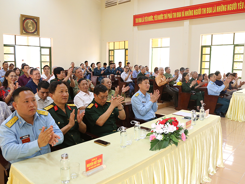 Hội cựu Chiến binh Đại học Bách khoa Hà Nội gặp mặt trao tặng quà cán bộ, chiến sĩ Trung đoàn 228
