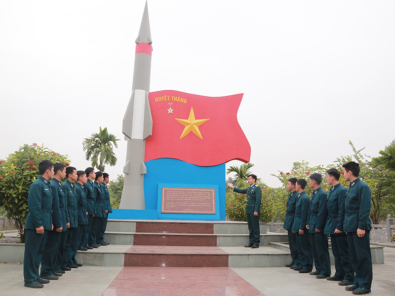 Tiếp lửa truyền thống, vững bước qu&acirc;n h&agrave;nh