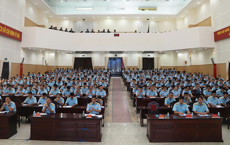 Thường vụ Đảng ủy Trường Sĩ quan Kh&ocirc;ng qu&acirc;n th&ocirc;ng b&aacute;o nhanh kết quả Hội nghị lần thứ 2 Ban Chấp h&agrave;nh Trung ương Đảng kh&oacute;a XIV