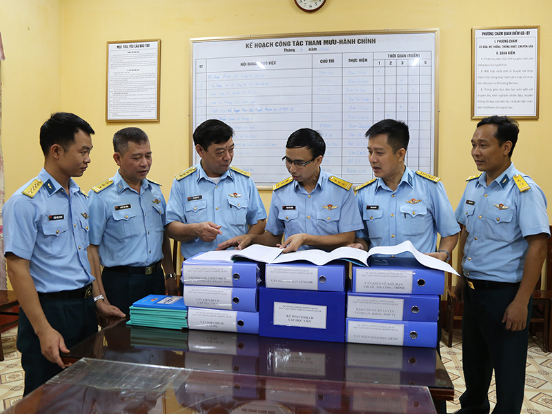 Qu&acirc;n chủng Ph&ograve;ng kh&ocirc;ng - Kh&ocirc;ng qu&acirc;n kiểm tra Học viện Ph&ograve;ng kh&ocirc;ng - Kh&ocirc;ng qu&acirc;n