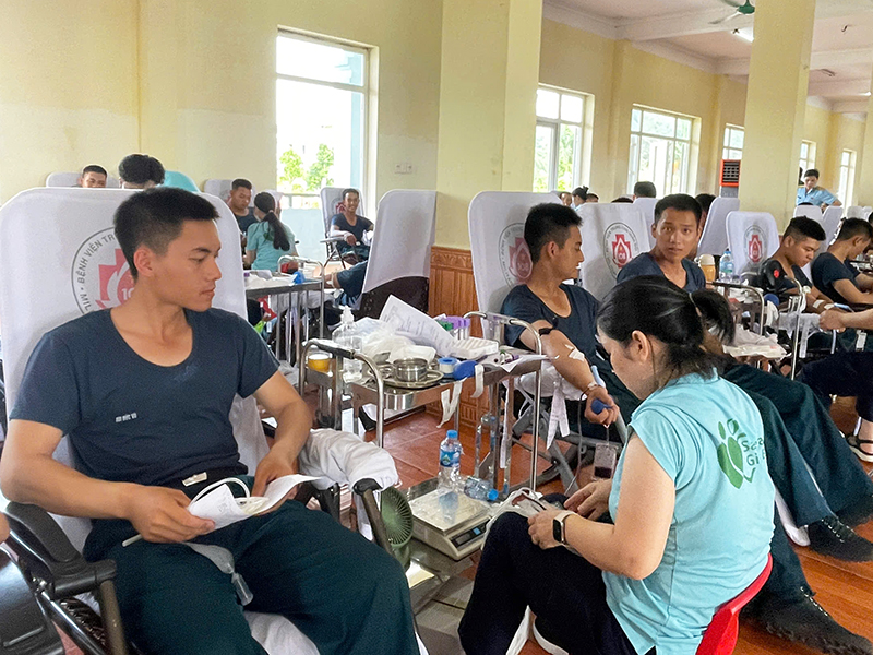 Tuổi trẻ Sư đo&agrave;n 363 tham gia hiến m&aacute;u t&igrave;nh nguyện năm 2026