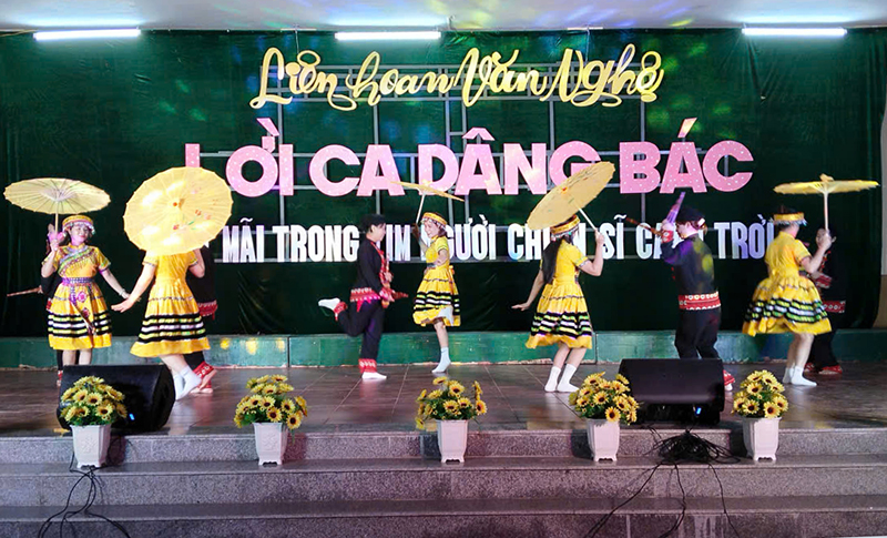 Trung đo&agrave;n 290 tổ chức Li&ecirc;n hoan văn nghệ &ldquo;Lời ca d&acirc;ng B&aacute;c - vang m&atilde;i trong tim người chiến sĩ canh trời&rdquo;