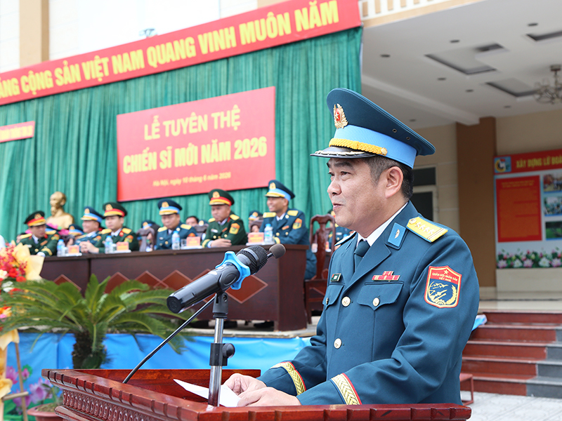 C&aacute;c đơn vị trong Qu&acirc;n chủng Ph&ograve;ng kh&ocirc;ng - Kh&ocirc;ng qu&acirc;n tổ chức Lễ tuy&ecirc;n thệ chiến sĩ mới năm 2026
