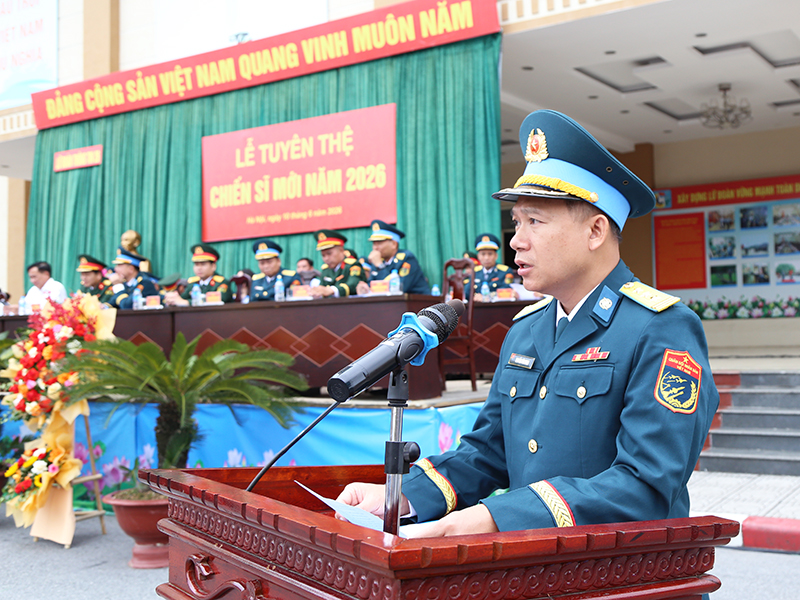 C&aacute;c đơn vị trong Qu&acirc;n chủng Ph&ograve;ng kh&ocirc;ng - Kh&ocirc;ng qu&acirc;n tổ chức Lễ tuy&ecirc;n thệ chiến sĩ mới năm 2026