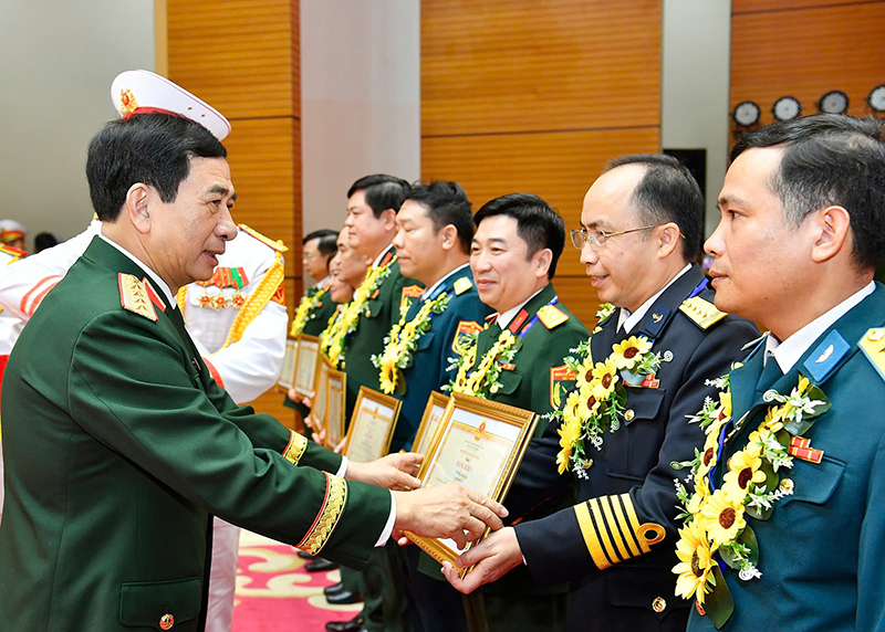Bộ Quốc phòng tổng kết, trao Giải thưởng Lao động sáng tạo trong Công đoàn Quân đội lần thứ I