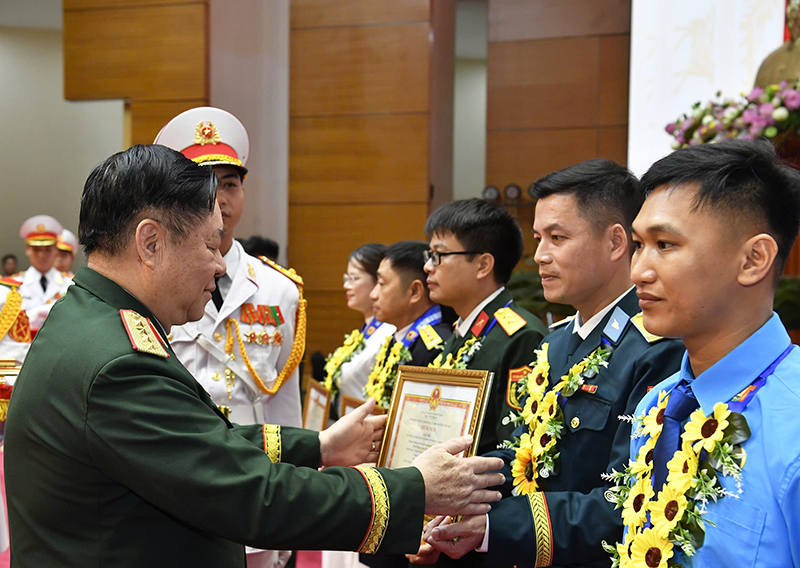 Bộ Quốc phòng tổng kết, trao Giải thưởng Lao động sáng tạo trong Công đoàn Quân đội lần thứ I