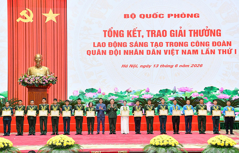 Bộ Quốc phòng tổng kết, trao Giải thưởng Lao động sáng tạo trong Công đoàn Quân đội lần thứ I