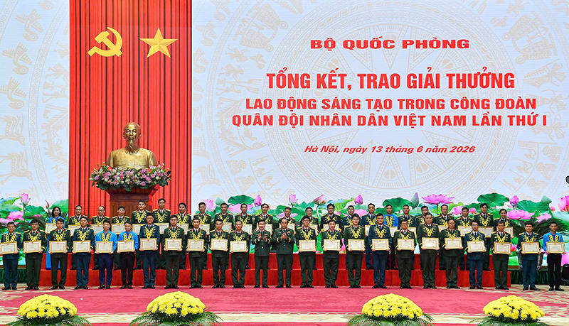 Bộ Quốc phòng tổng kết, trao Giải thưởng Lao động sáng tạo trong Công đoàn Quân đội lần thứ I
