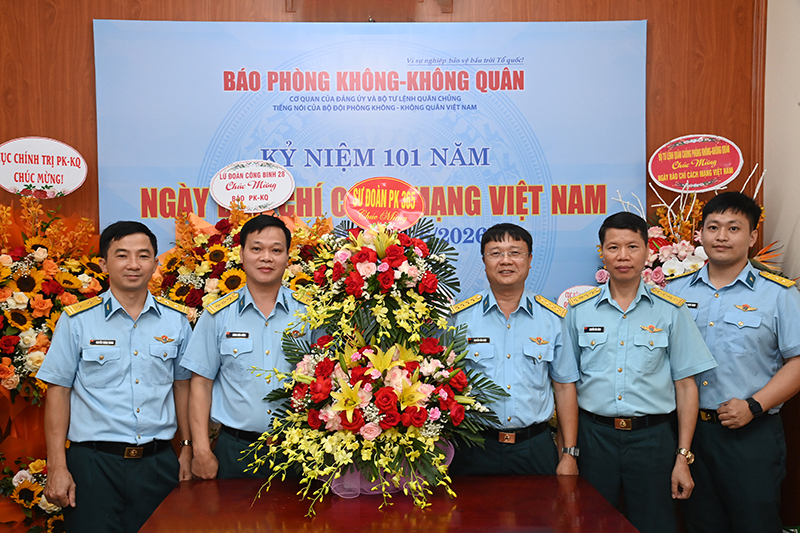 Các cơ quan, đơn vị trong Quân chủng Phòng không-Không quân chúc mừng Báo PK-KQ nhân dịp kỷ niệm 101 năm Ngày Báo chí Cách mạng Việt Nam