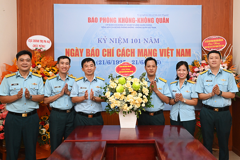 Các cơ quan, đơn vị trong Quân chủng Phòng không-Không quân chúc mừng Báo PK-KQ nhân dịp kỷ niệm 101 năm Ngày Báo chí Cách mạng Việt Nam