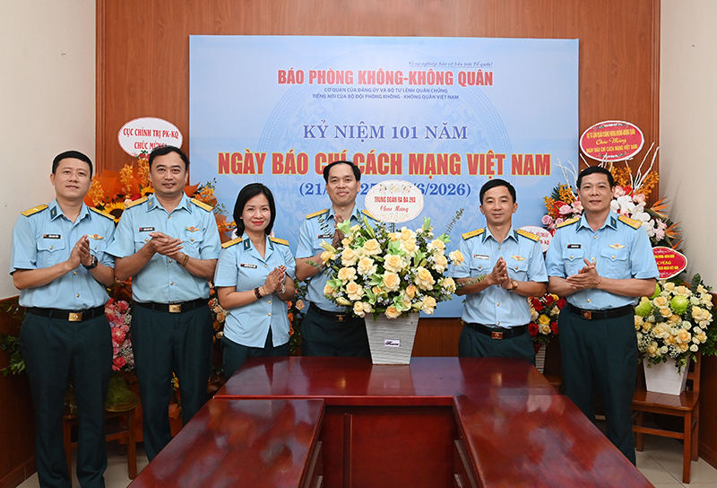 Các cơ quan, đơn vị trong Quân chủng Phòng không-Không quân chúc mừng Báo PK-KQ nhân dịp kỷ niệm 101 năm Ngày Báo chí Cách mạng Việt Nam