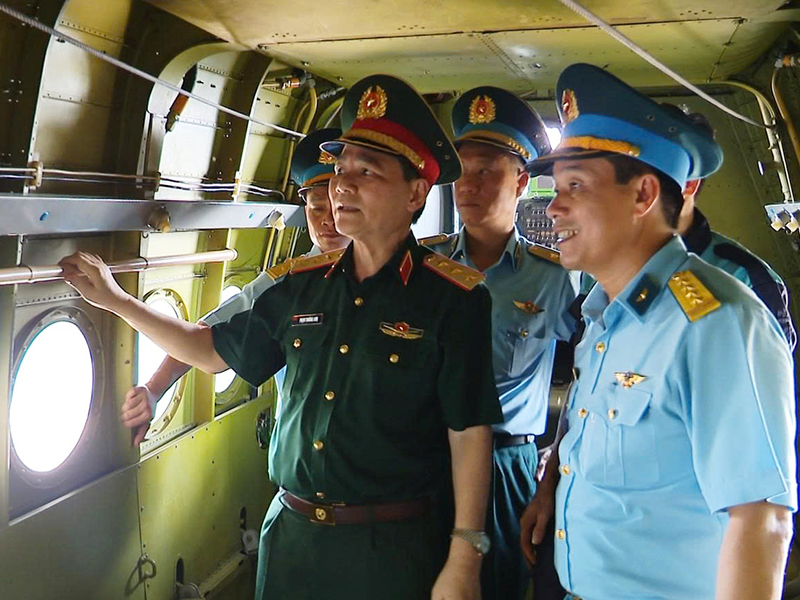 Bộ Tổng Tham mưu Quân đội nhân dân Việt Nam kiểm tra Lữ đoàn Không quân 918