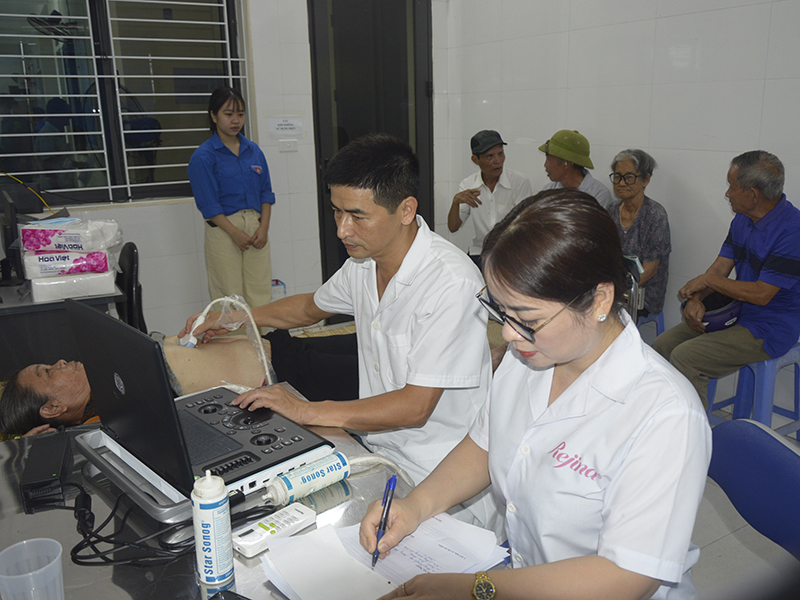 Học viện PK-KQ tổ chức Chương trình khám bệnh, tư vấn sức khỏe, cấp thuốc cho các đối tượng chính sách nhân dịp kỷ niệm 79 năm Ngày Thương binh, Liệt sĩ