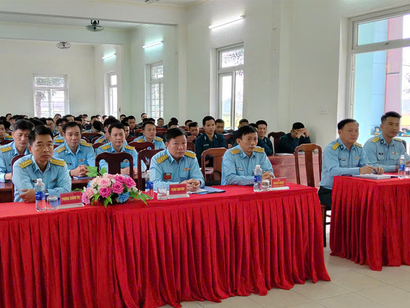 Sư đo&agrave;n 375 tập huấn khung c&aacute;n bộ huấn luyện chiến sĩ mới năm 2026