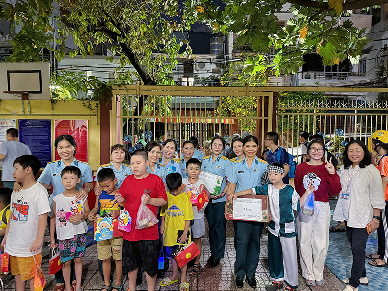 Hội Phụ nữ Sư đoàn 367 phối hợp tổ chức Chương trình “Trung thu yêu thương”