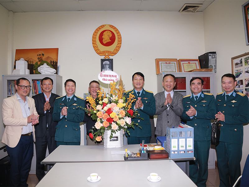 Quân chủng Phòng không - Không quân chúc mừng Ngày Nhà giáo Việt Nam 20-11