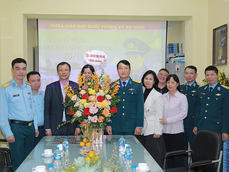 Quân chủng Phòng không - Không quân chúc mừng Ngày Nhà giáo Việt Nam 20-11