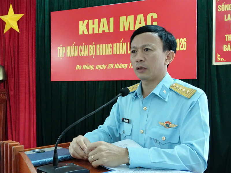 Sư đo&agrave;n 375 tập huấn khung c&aacute;n bộ huấn luyện chiến sĩ mới năm 2026