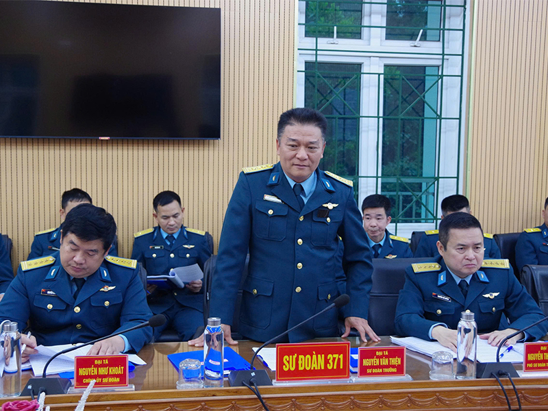 Sư đo&agrave;n Kh&ocirc;ng qu&acirc;n 371 v&agrave; C&ocirc;ng ty Quản l&yacute; bay Miền Bắc tổ chức Hội nghị hiệp đồng quản l&yacute; điều h&agrave;nh bay năm 2025