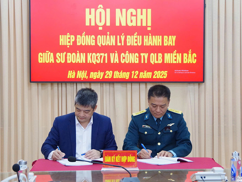 Sư đo&agrave;n Kh&ocirc;ng qu&acirc;n 371 v&agrave; C&ocirc;ng ty Quản l&yacute; bay Miền Bắc tổ chức Hội nghị hiệp đồng quản l&yacute; điều h&agrave;nh bay năm 2025