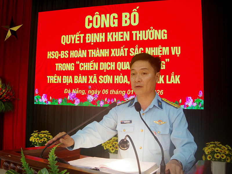 Trung đoàn 290 khen thưởng các cá nhân hoàn thành xuất sắc nhiệm vụ trong “Chiến dịch Quang Trung”