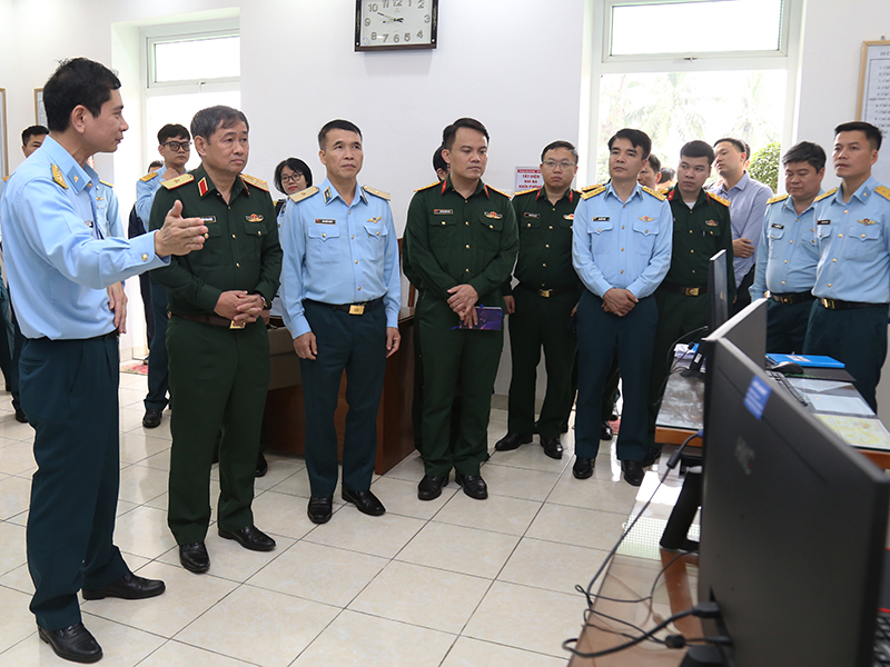 Ban chỉ đạo 1128 Bộ Quốc ph&ograve;ng kiểm tra Nh&agrave; m&aacute;y A31