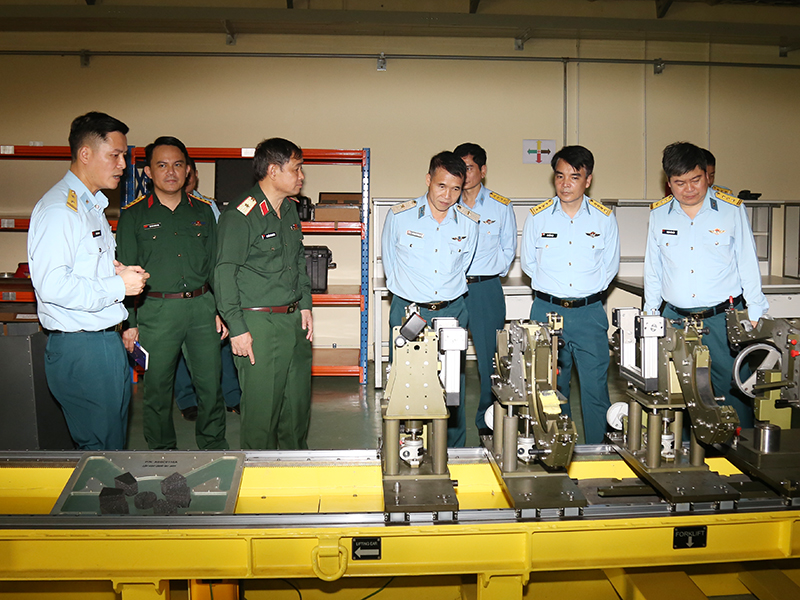 Ban chỉ đạo 1128 Bộ Quốc ph&ograve;ng kiểm tra Nh&agrave; m&aacute;y A31