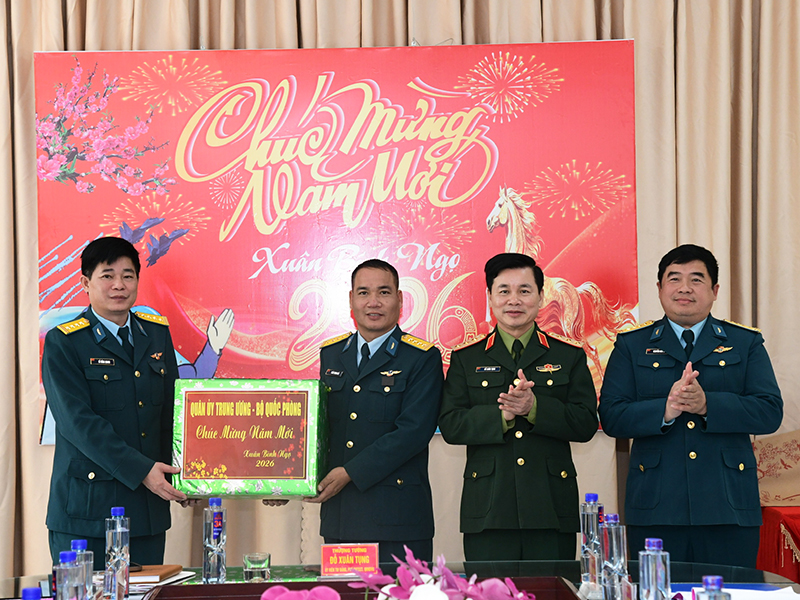 Tổng cục Chính trị Quân đội nhân dân Việt Nam kiểm tra, chúc Tết Trung đoàn 923