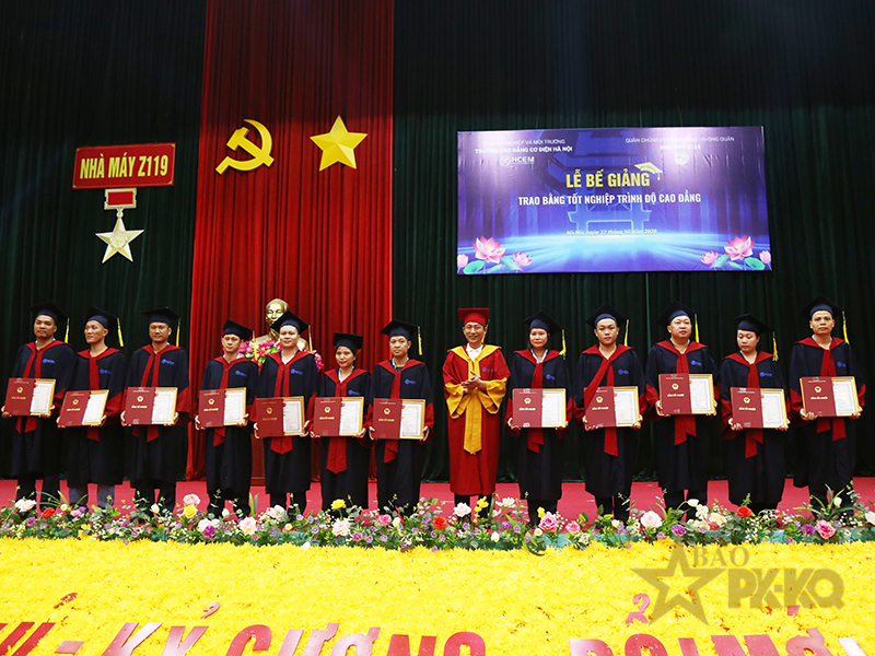 Trường Cao đẳng Cơ Điện H&agrave; Nội phối hợp với Nh&agrave; m&aacute;y Z119 tổ chức Lễ bế giảng trao Bằng tốt nghiệp tr&igrave;nh độ Cao đẳng