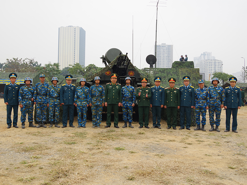 Bộ Quốc phòng kiểm tra công tác sẵn sàng chiến đấu bảo vệ Đại hội đại biểu toàn quốc lần thứ XIV của Đảng tại Trung đoàn 64