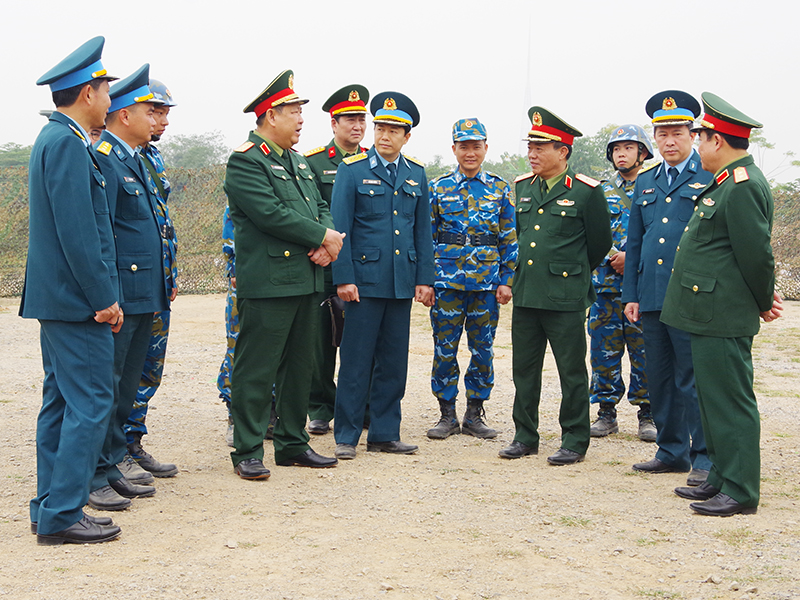 Bộ Quốc phòng kiểm tra công tác sẵn sàng chiến đấu bảo vệ Đại hội đại biểu toàn quốc lần thứ XIV của Đảng tại Trung đoàn 64