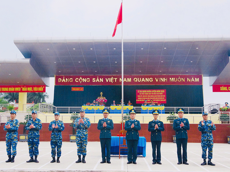 C&aacute;c đơn vị trong Qu&acirc;n chủng Ph&ograve;ng kh&ocirc;ng - Kh&ocirc;ng qu&acirc;n tổ chức Lễ ra qu&acirc;n huấn luyện năm 2026