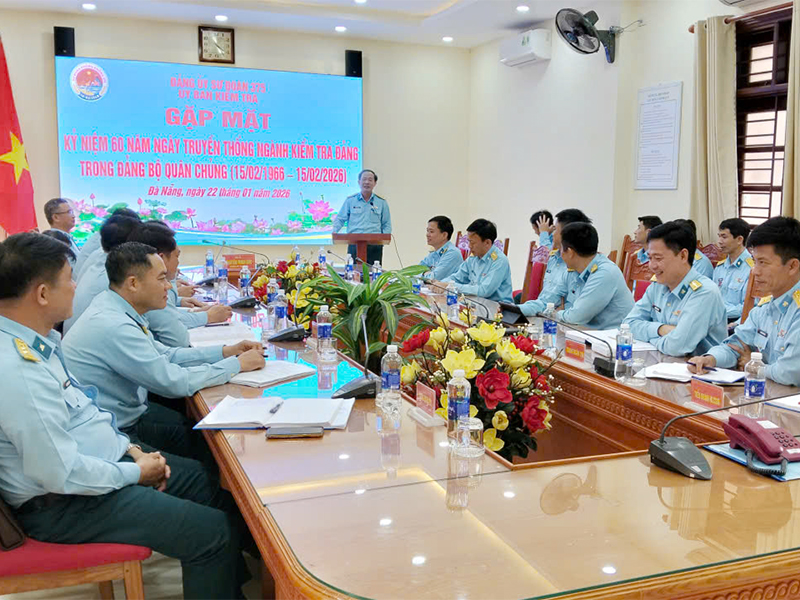 Sư đo&agrave;n 375 gặp mặt kỷ niệm 60 năm Ng&agrave;y truyền thống ng&agrave;nh Kiểm tra Đảng trong Đảng bộ Qu&acirc;n chủng PK-KQ