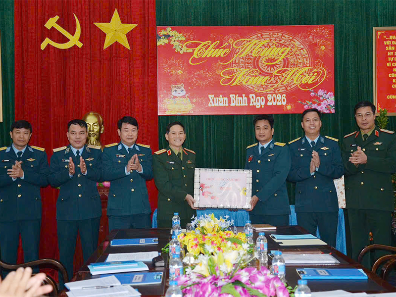 Bộ Tổng Tham mưu QĐND Việt Nam kiểm tra sẵn s&agrave;ng chiến đấu tại Trung đo&agrave;n 218