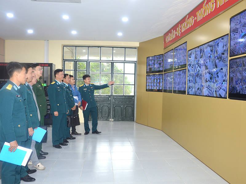 Bộ Tổng Tham mưu khảo s&aacute;t, đ&aacute;nh gi&aacute; thực trạng việc x&acirc;y dựng nh&agrave; trường Qu&acirc;n đội th&ocirc;ng minh tại Học viện Ph&ograve;ng kh&ocirc;ng-Kh&ocirc;ng qu&acirc;n