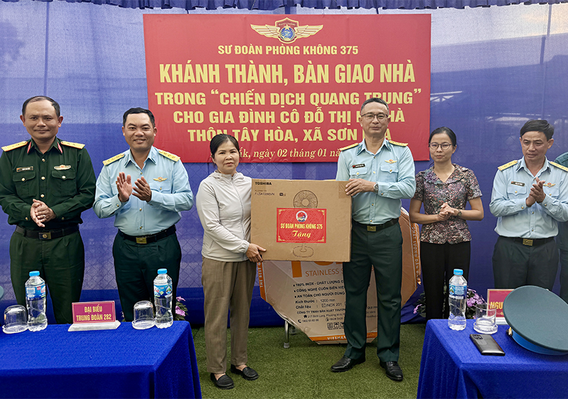 Sư đo&agrave;n Ph&ograve;ng kh&ocirc;ng 375: Từ chiến c&ocirc;ng đầu đến sứ mệnh canh trời h&ocirc;m nay