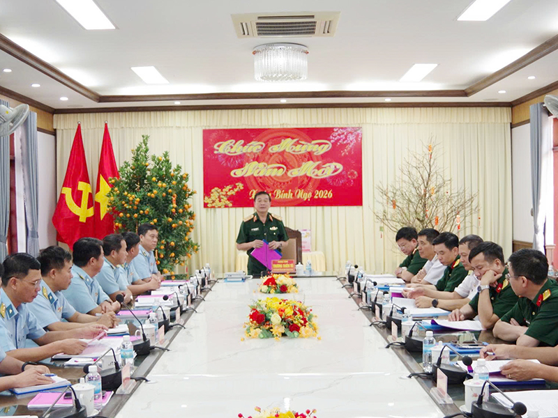 Bộ Quốc Ph&ograve;ng kiểm tra sẵn s&agrave;ng chiến đấu Sư đo&agrave;n 377