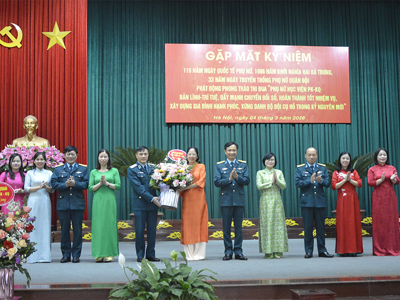 C&aacute;c đơn vị trong Qu&acirc;n chủng Ph&ograve;ng kh&ocirc;ng - Kh&ocirc;ng qu&acirc;n gặp mặt kỷ niệm 116 năm Ng&agrave;y Quốc tế Phụ nữ 8-3