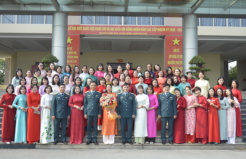 C&aacute;c đơn vị trong Qu&acirc;n chủng Ph&ograve;ng kh&ocirc;ng - Kh&ocirc;ng qu&acirc;n gặp mặt kỷ niệm 116 năm Ng&agrave;y Quốc tế Phụ nữ 8-3