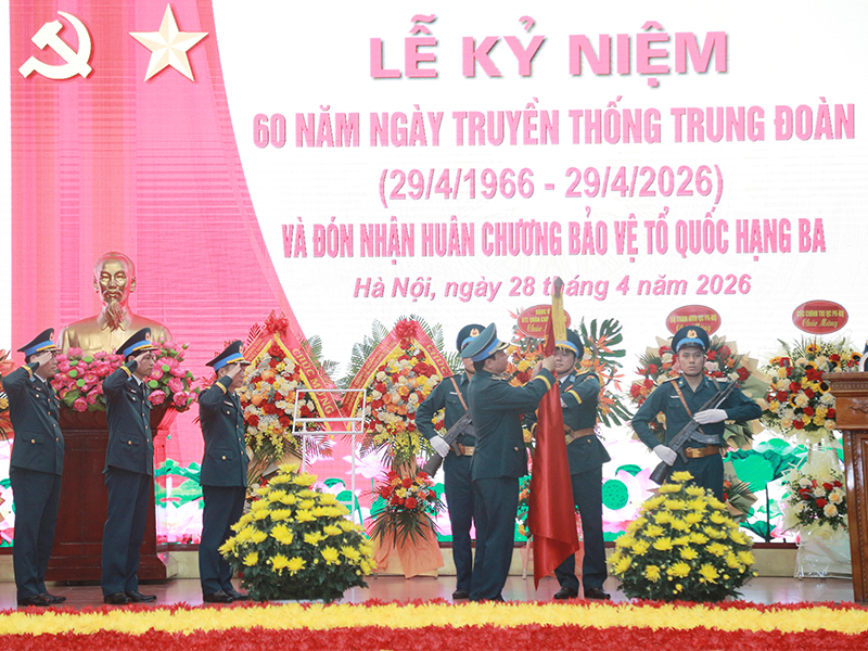 Trung đo&agrave;n 293 kỷ niệm 60 năm Ng&agrave;y truyền thống v&agrave; đ&oacute;n nhận Hu&acirc;n chương Bảo vệ Tổ quốc hạng Ba